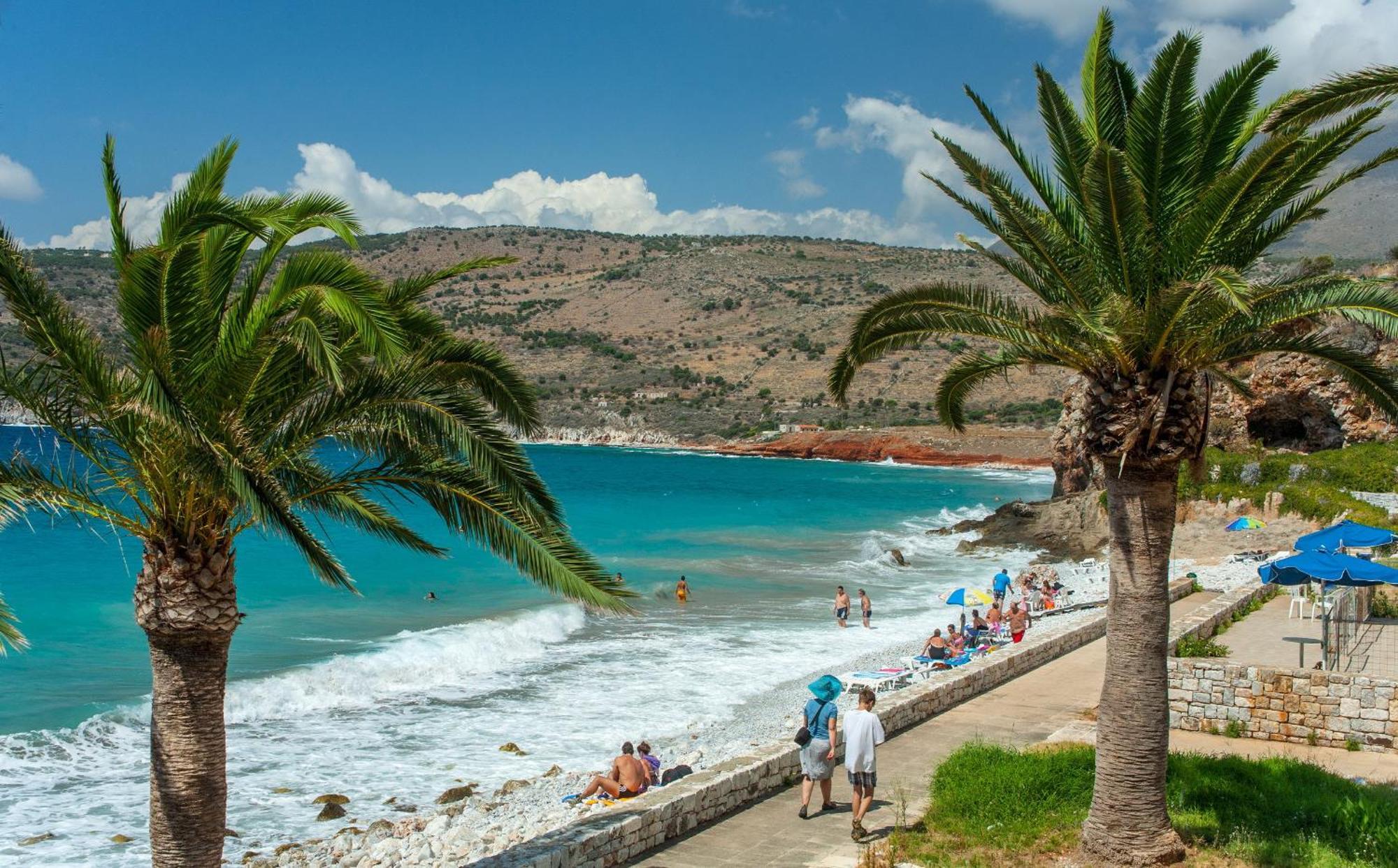 Guesthouse Toxotis Pyrgos Dirou Exterior photo
