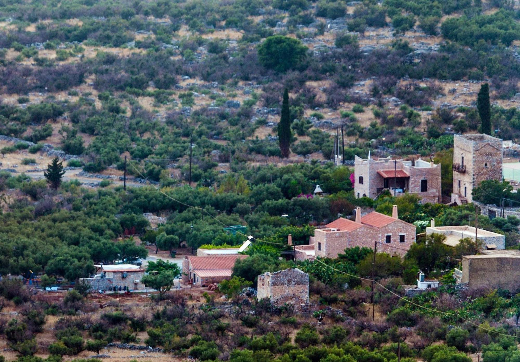Guesthouse Toxotis Pyrgos Dirou Exterior photo